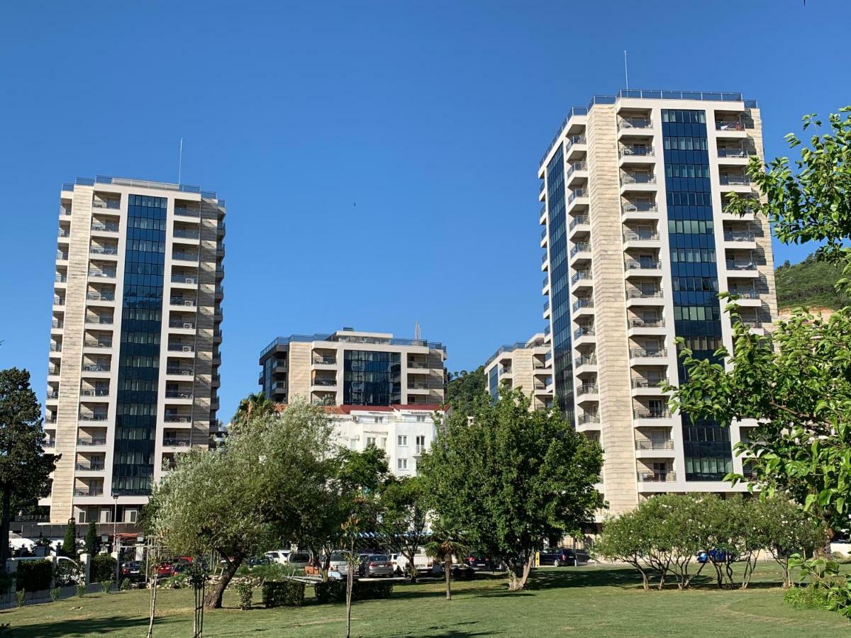 Panoramic Sea View 3-Bedroom Apartment 50 M From The Sea Будва Экстерьер фото