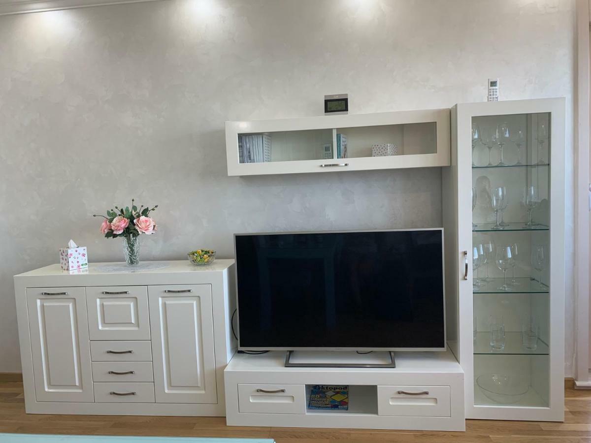Panoramic Sea View 3-Bedroom Apartment 50 M From The Sea Будва Экстерьер фото